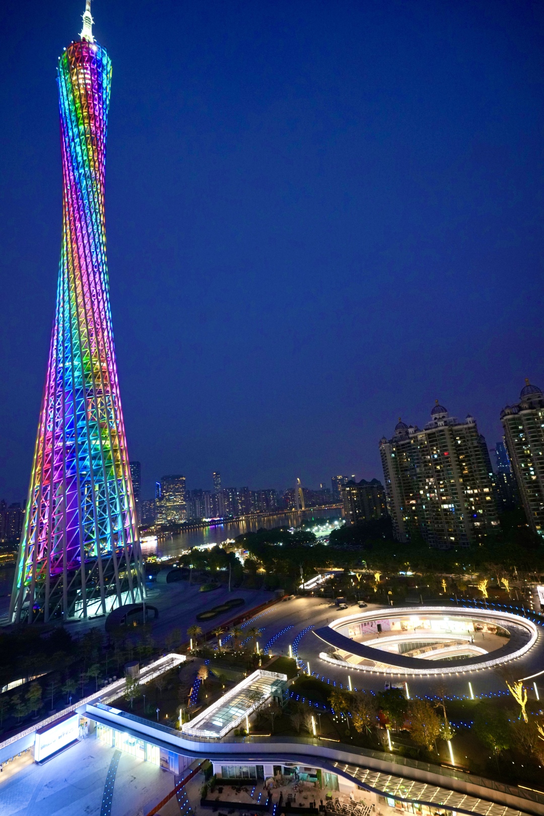 广州塔广场正在紧张筹备迎接12月28日开业0