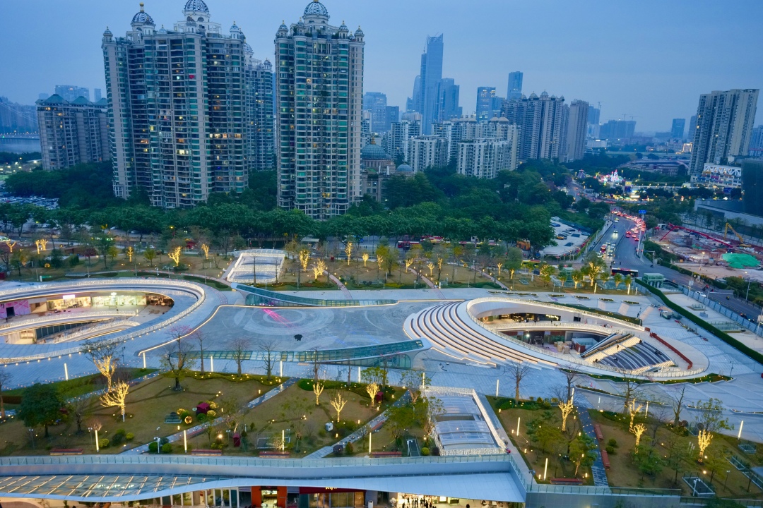 广州塔广场正在紧张筹备迎接12月28日开业4