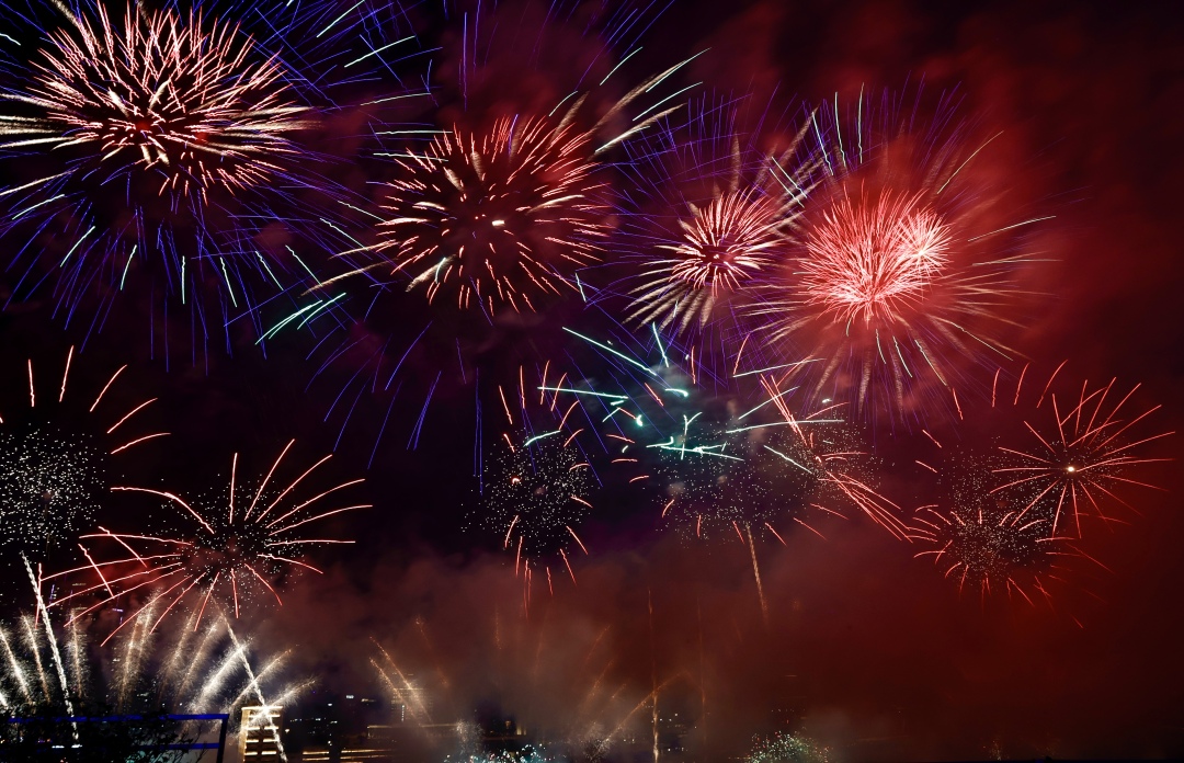 高鹤涛-2024广州春节烟花汇演在白鹅潭重燃-FZ100211528218