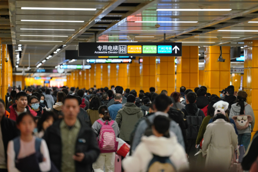 假期地铁运客3802.5万人次,日均客流将回升至900万以上