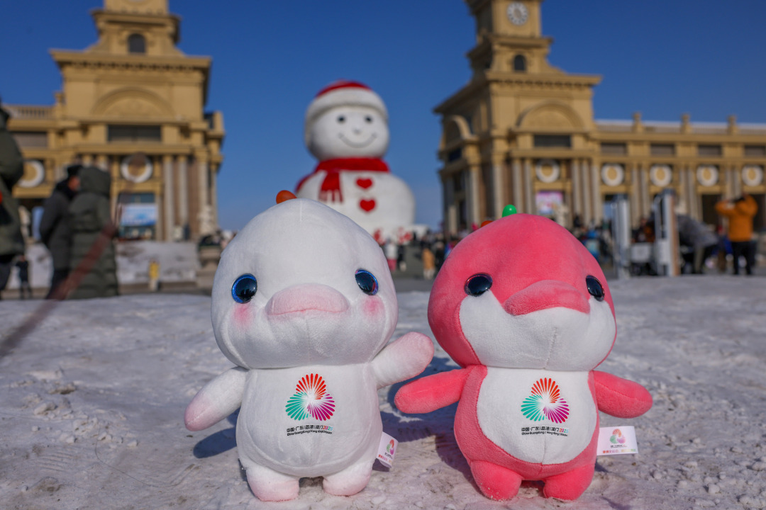 00群力音乐公园大雪人-1