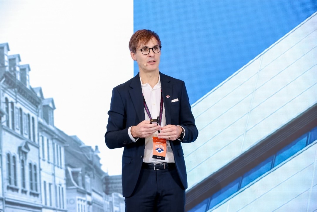 蔡司集团执行董事会成员、蔡司消费光学事业部首席执行官 Sven Hermann