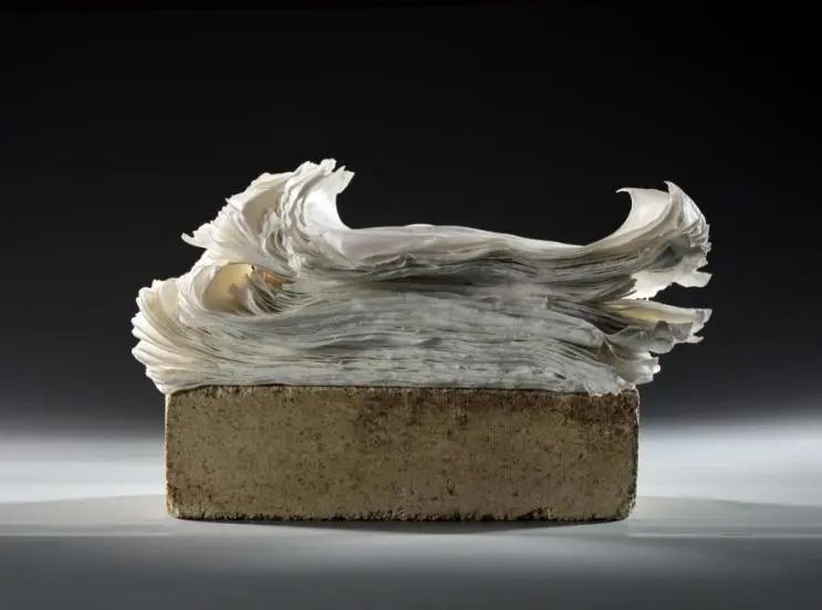 德化窑 纸 当代作者:苏献忠 中国国家博物馆藏