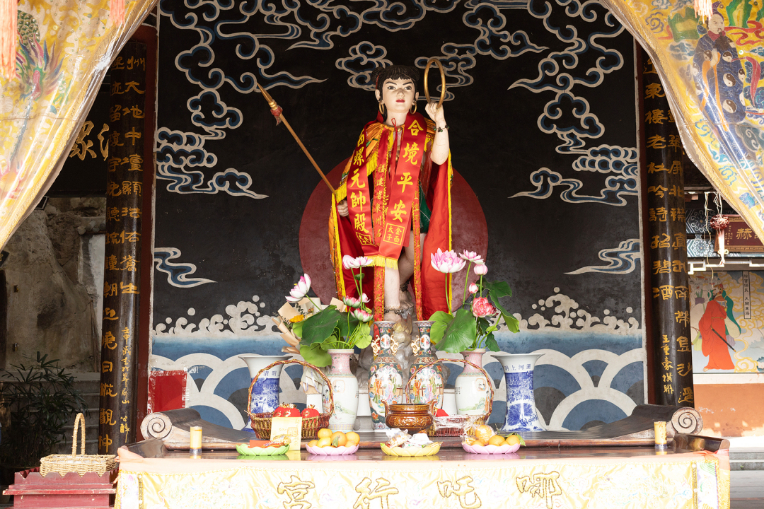 A statue of Ne Zha is seen at the Ne Zha Palace in Yibin, Sichuan Province. /VCG