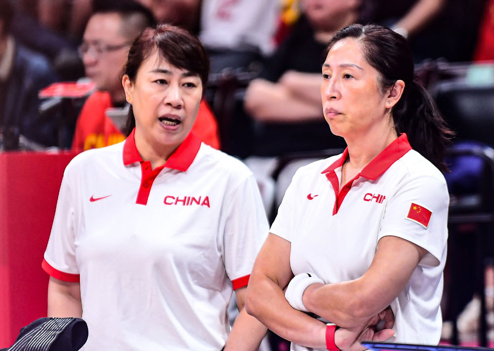 中国女篮领队王芳卸任