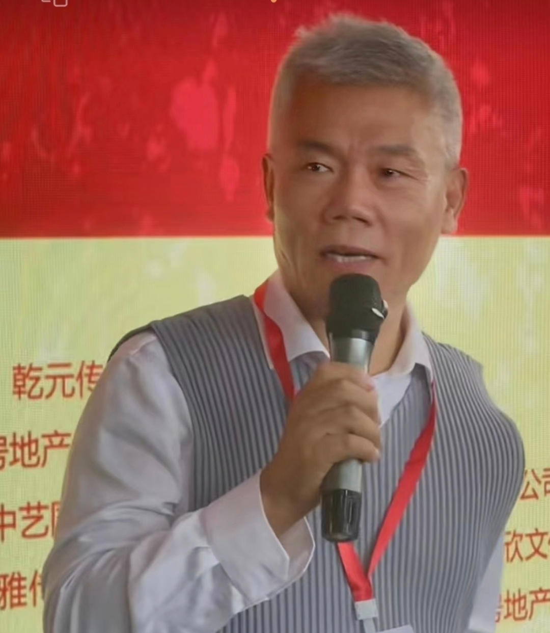 4b4e0e98gy1htxlgqm9pfj20wu1hqtjx