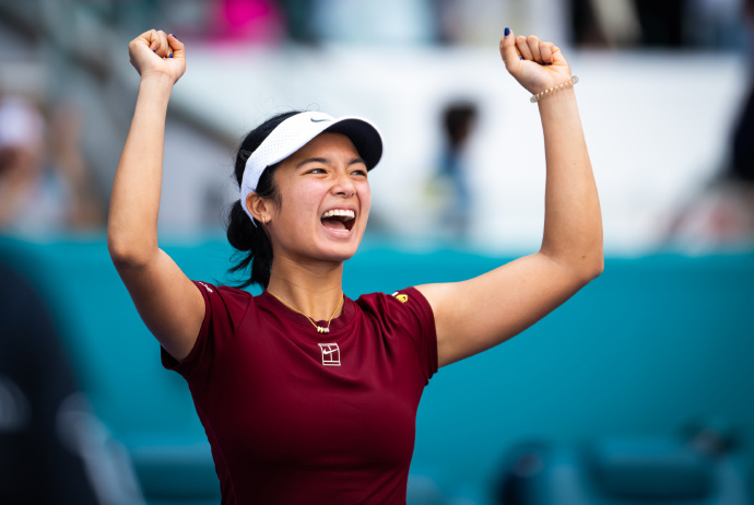 19岁伊埃拉连克大满贯冠军闯进迈阿密赛女单4强。