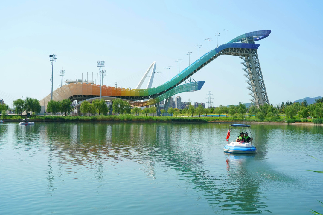 2023新华社，   北京市石景山区首钢园的首钢滑雪大跳台.jpg