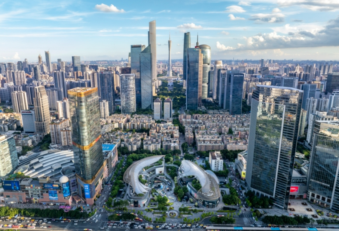 天河路商圈的新地标商场天环广场位于广州城市新中轴线上。苏俊杰.png 天河路商圈的新地标商场天环广场位于广州城市新中轴线上。苏俊杰.png