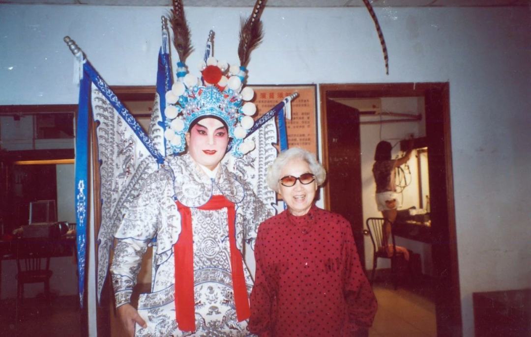 红线女(右)与欧凯明(左)