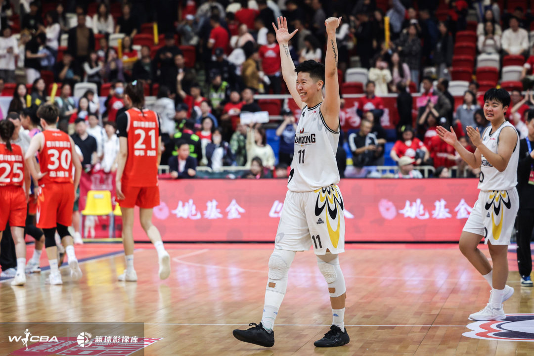 watermark_100126471_aksH_1600