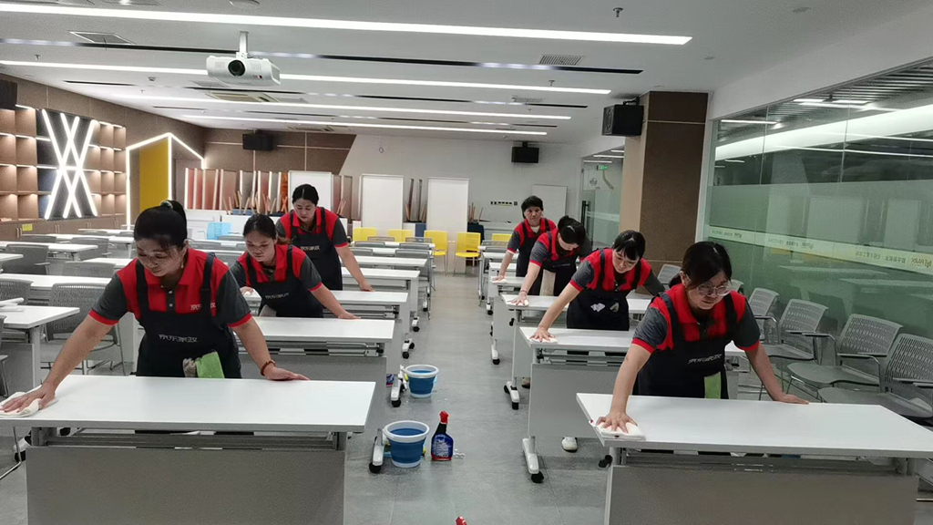 京东家政保洁师在做家政培训