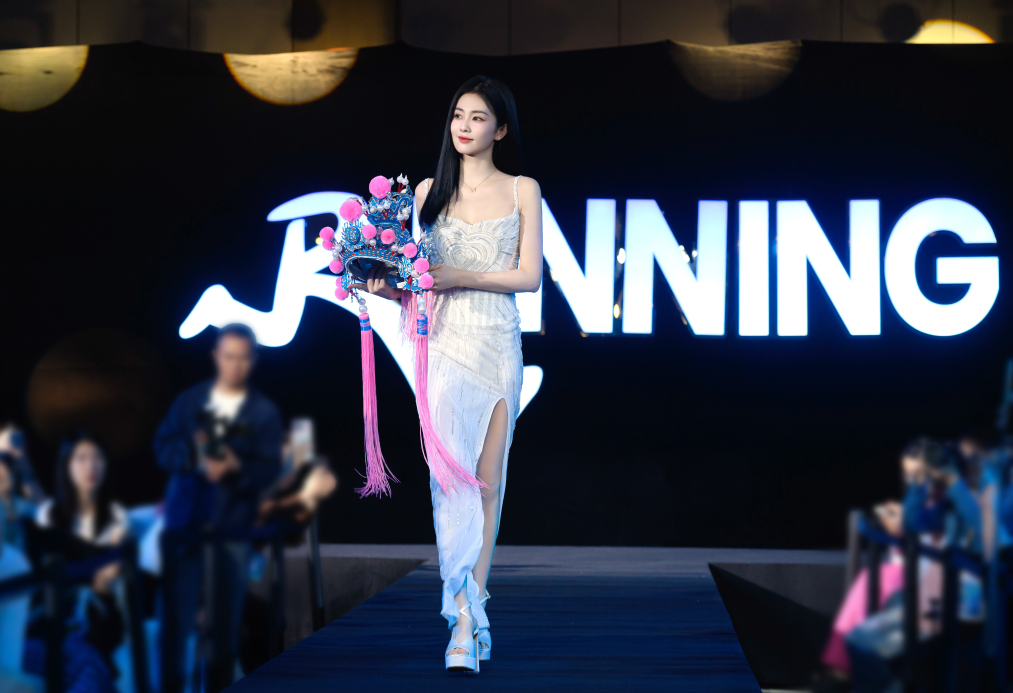 0825297227e34a5fada6ee410fbf8cfd.jpg 0825297227e34a5fada6ee410fbf8cfd.jpg