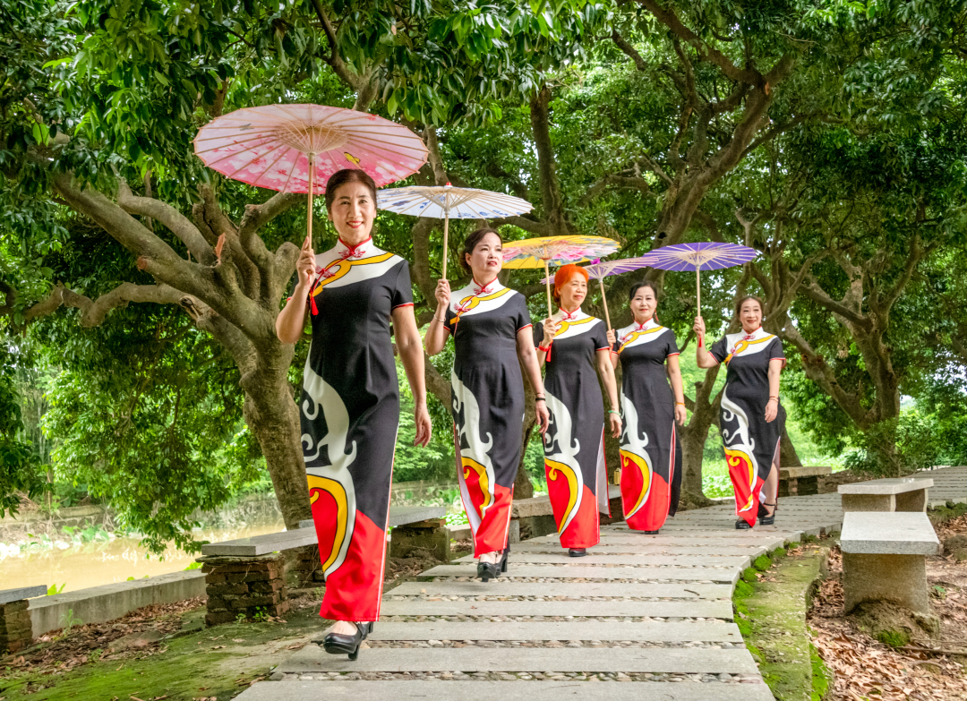 《“绿”美人》周洁萍.jpg 《“绿”美人》周洁萍.jpg