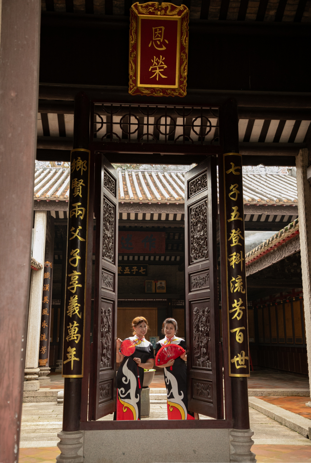 姊妹花 麦铭忠.jpg 姊妹花 麦铭忠.jpg