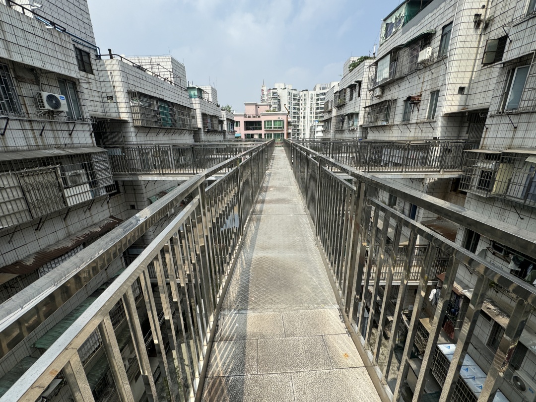 邱伟荣-(报纸图)广州全市已加装电梯超1.5万台-NEP1_20250515_C00413828422.jpg 邱伟荣-(报纸图)广州全市已加装电梯超1.5万台-NEP1_20250515_C00413828422.jpg