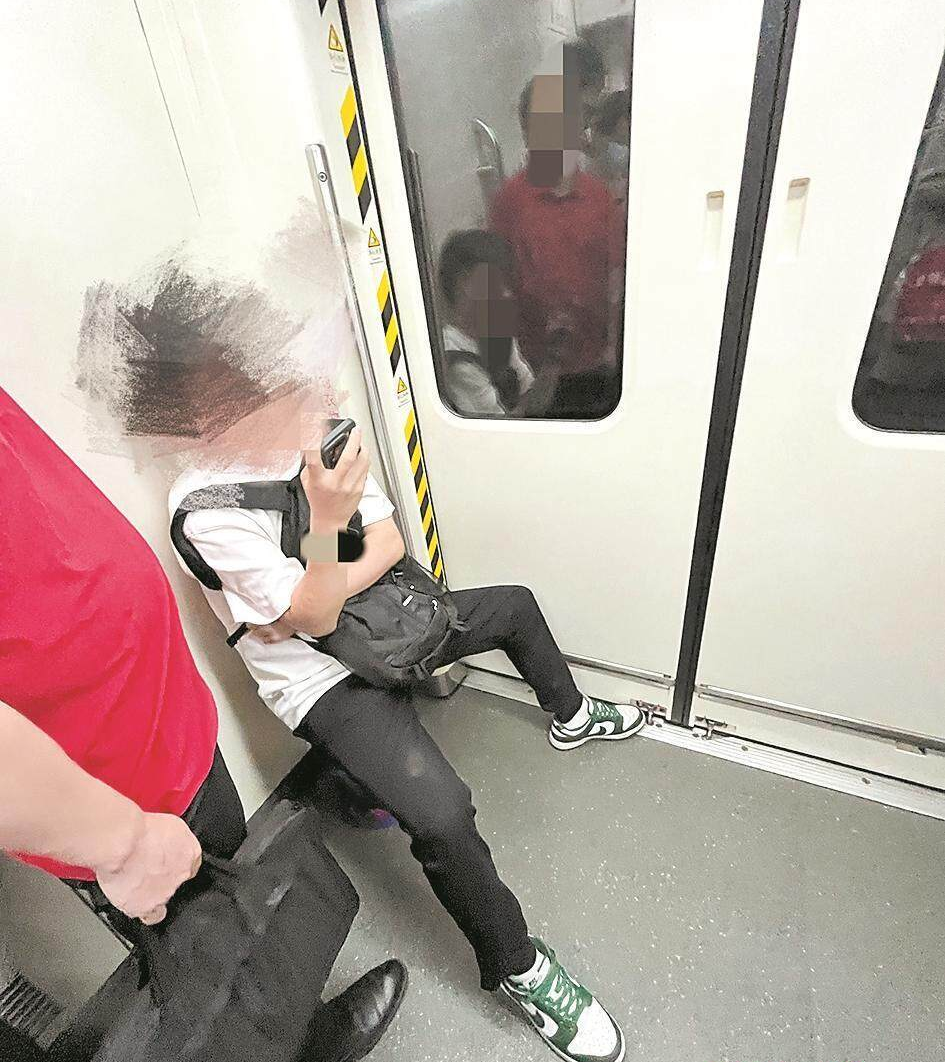 1747440585381005383.jpg 1747440585381005383.jpg