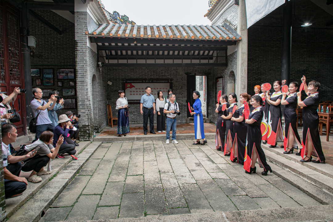 实践出真知  麦铭忠.jpg