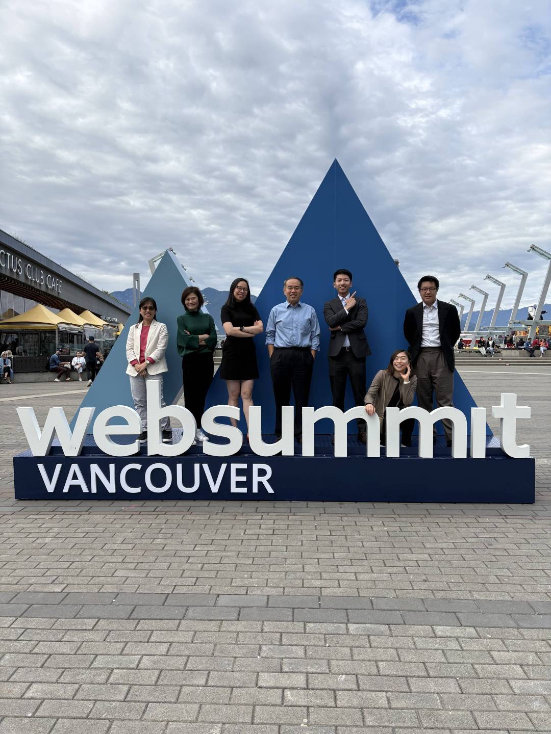 財經事務及庫務局局長許正宇(中)五月三十日(溫哥華時間)在加拿大溫哥華出席溫哥華網絡高峰會。