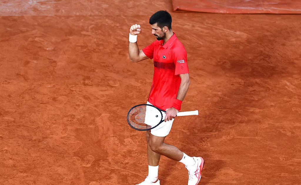 德约科维奇拼到身体极限。