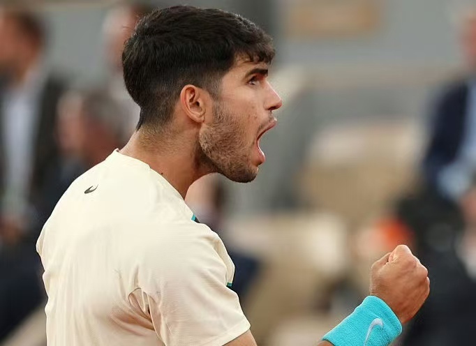 阿尔卡拉斯勇往无前。