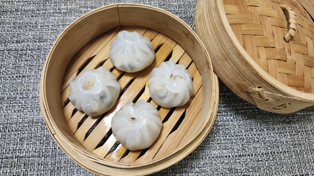 《三鲜包》史丹旗.jpg 《三鲜包》史丹旗.jpg