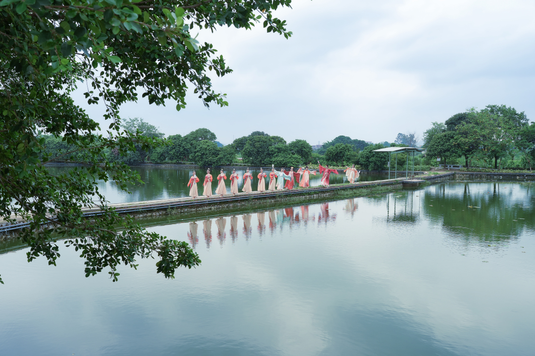 《水边》姜新建++18027494446.jpg
