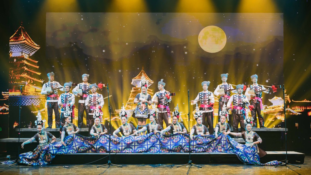 侗族大歌《祖公落寨》、琵琶歌《让我陪你坐一夜》