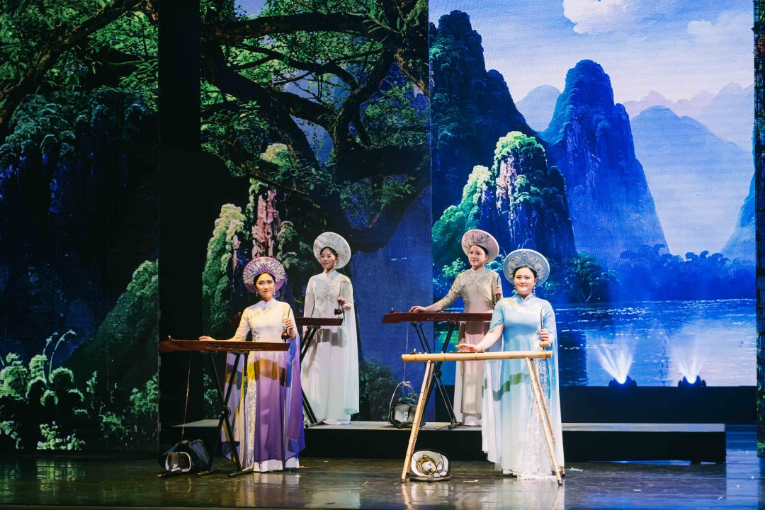 独弦琴弹唱《过桥风吹》