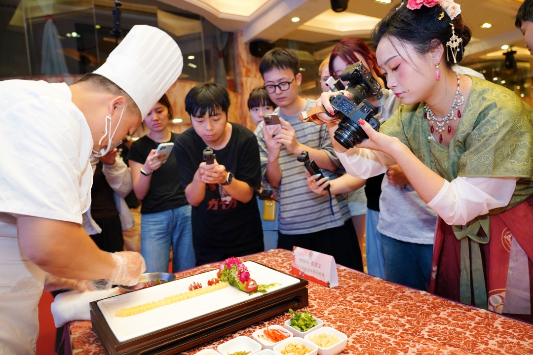 6bff0354fcaf099eab38ba0a8d5da94f_.jpg 6bff0354fcaf099eab38ba0a8d5da94f_.jpg