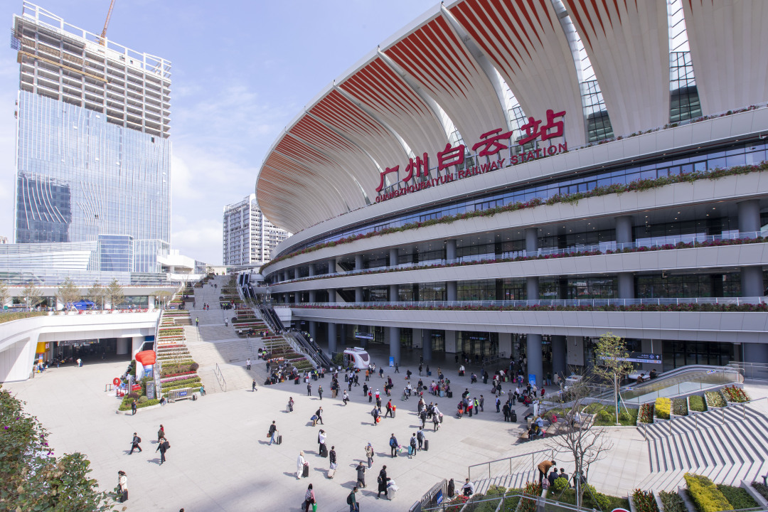 苏俊杰20240203广州白云站 首个春运迎客流高峰 (22)