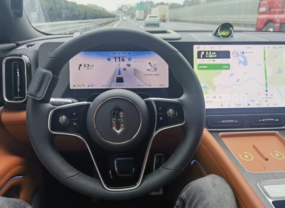 有买家晒出自己在高速公路使用