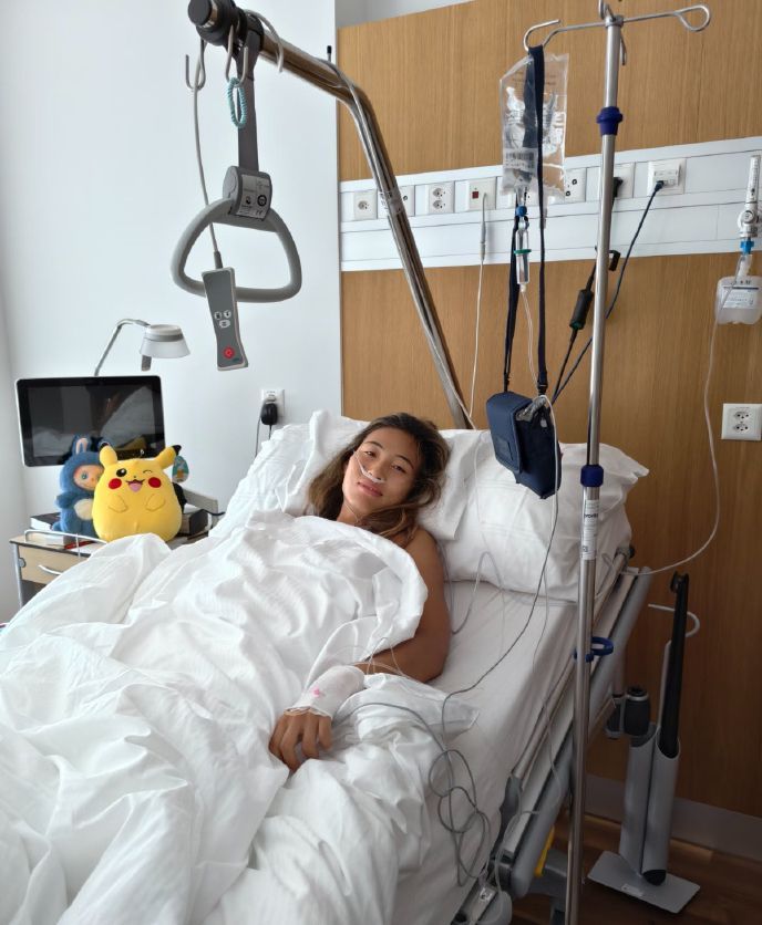 郑钦文接受右肘手术,暂时告别赛场。