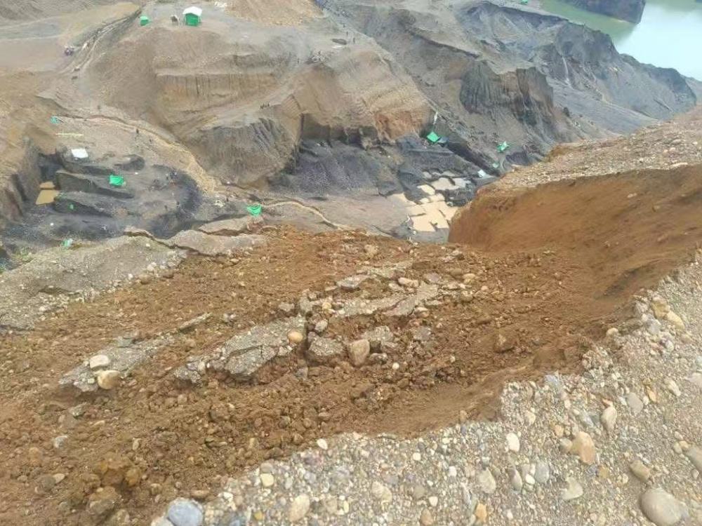 XxjpsgC007311_20250721_PEPFN0A001