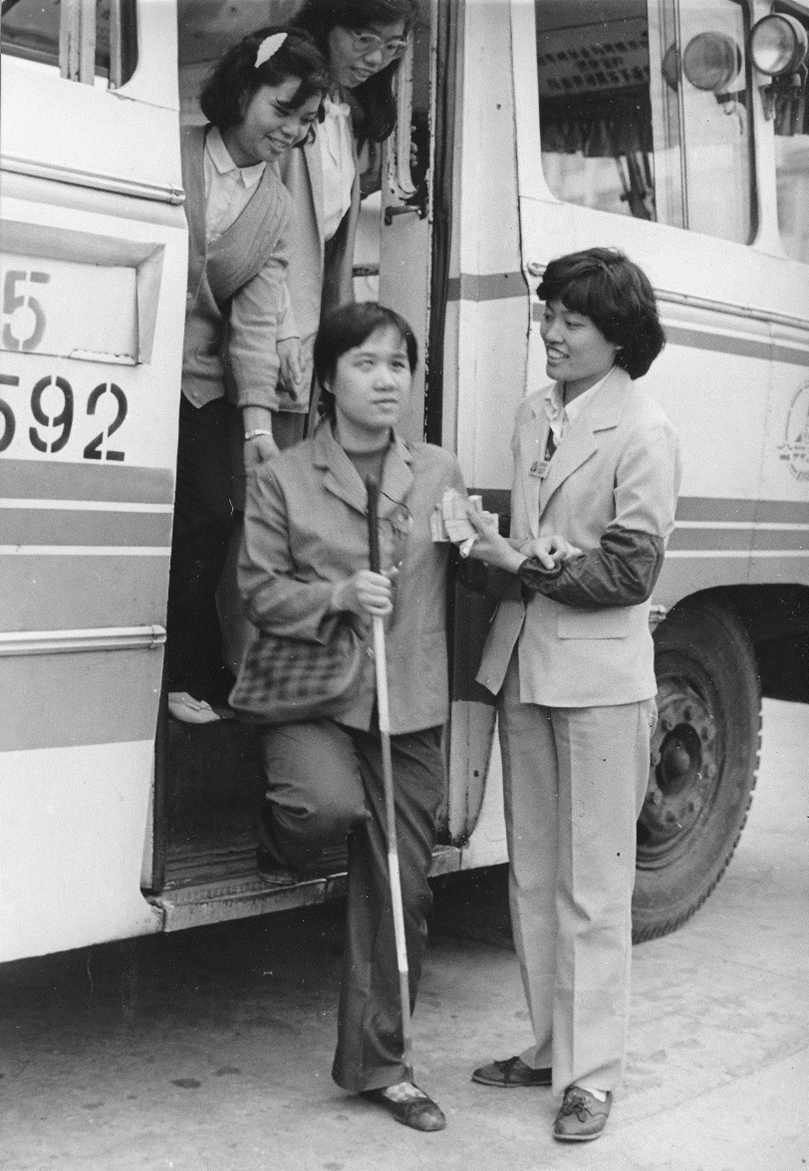 文明新风遍花城。