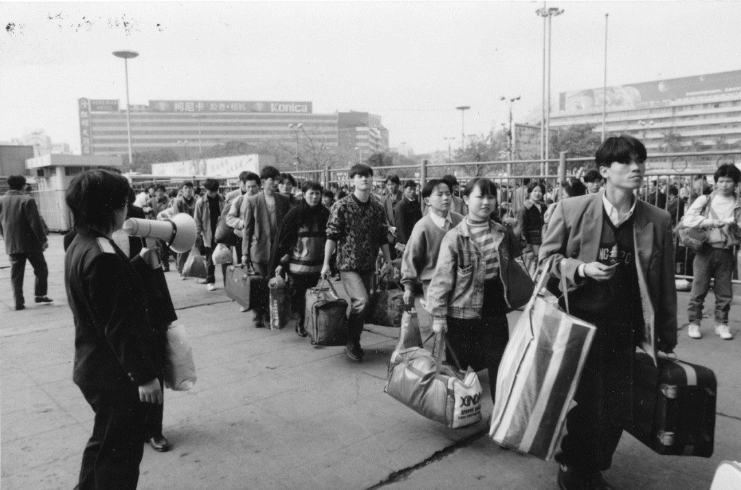 1997年繁忙的广州火车站。