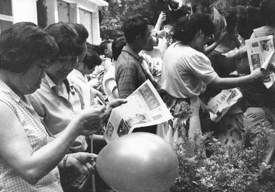 读者追看《现代育儿报》。