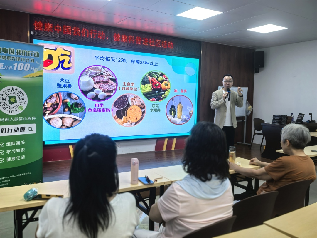 西村街活动现场.jpg 西村街活动现场.jpg