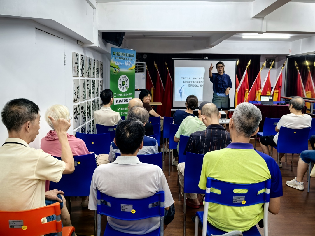 人民街活动现场.jpg 人民街活动现场.jpg