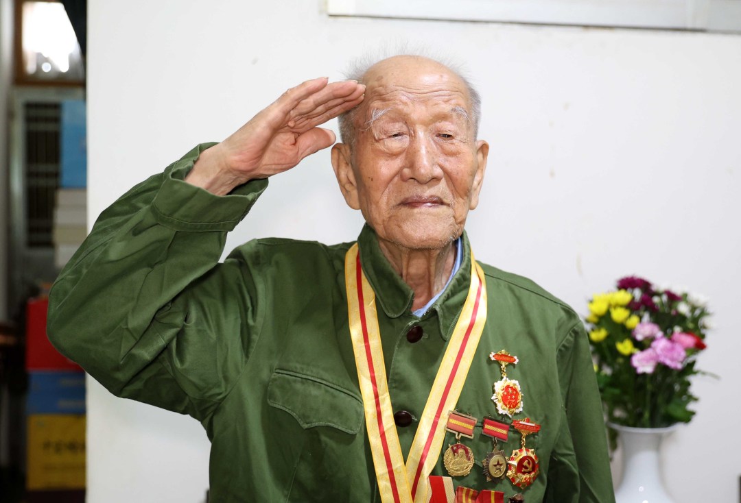 邱伟荣-(报纸图)抗战老兵-赵智广-NEP1_20250902_C00414342954