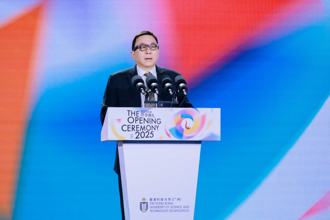 President Ni delivers his welcome address.