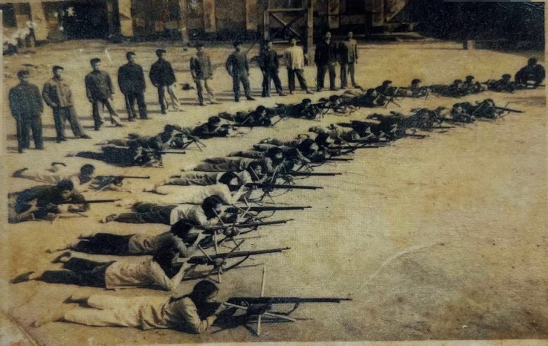 1959年广州日报民兵连。旧照翻拍