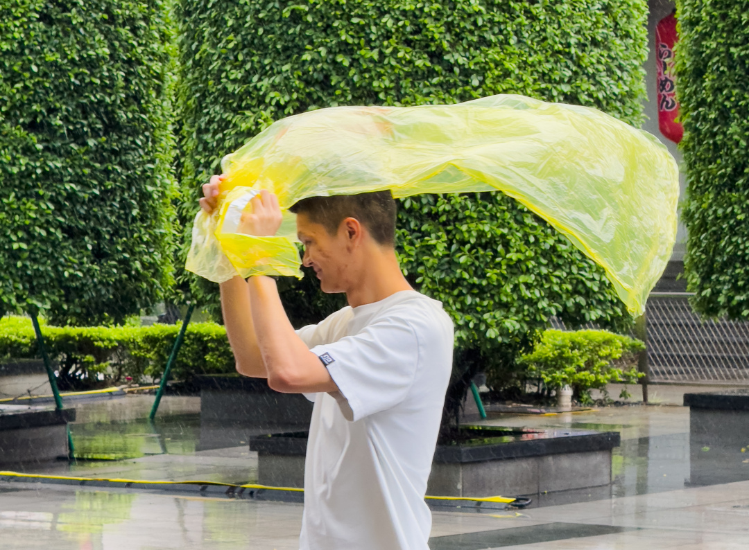 庄小龙20250721受台风韦帕影响 局部暴雨 (12)