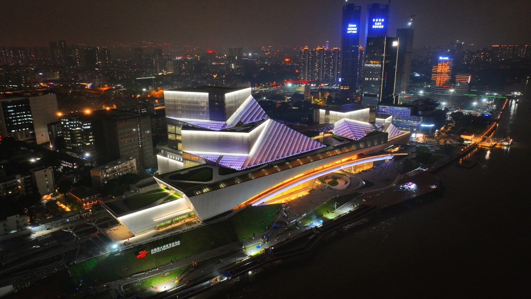 王维宣-全方位探秘白鹅潭大湾区艺术中心内与外、昼-FZ100411870724