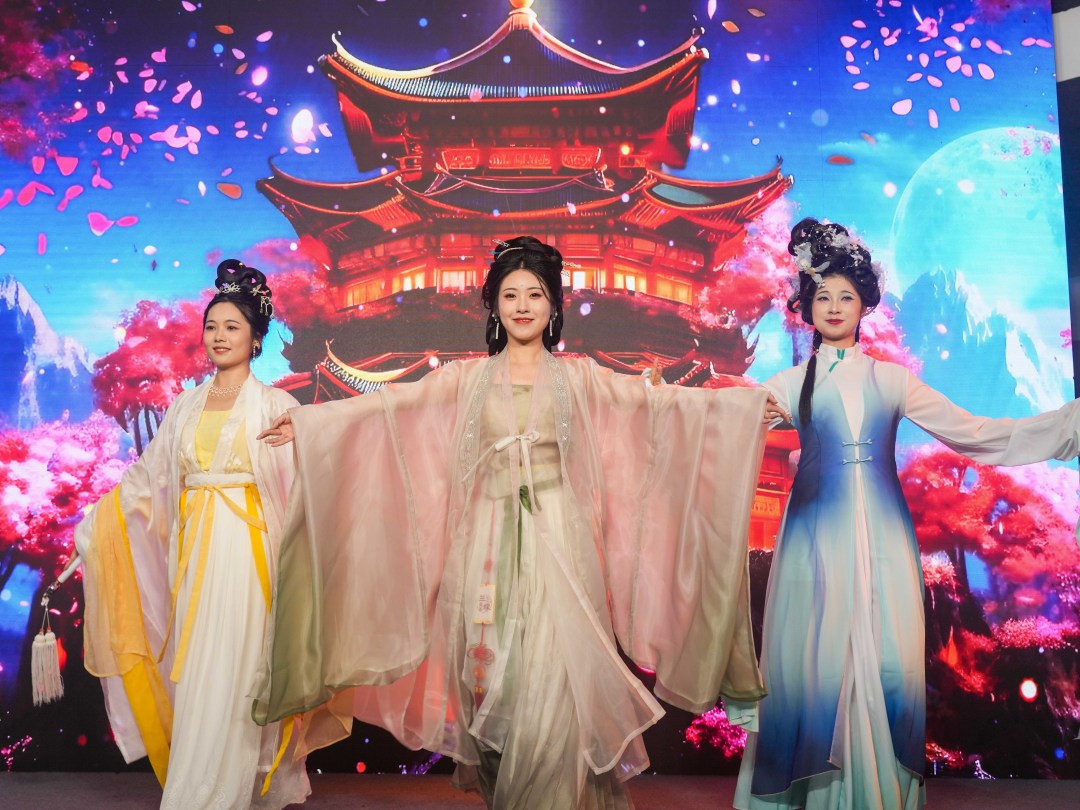 王燕20240413兰缘盛荟花开越秀 文旅周启动 (8)