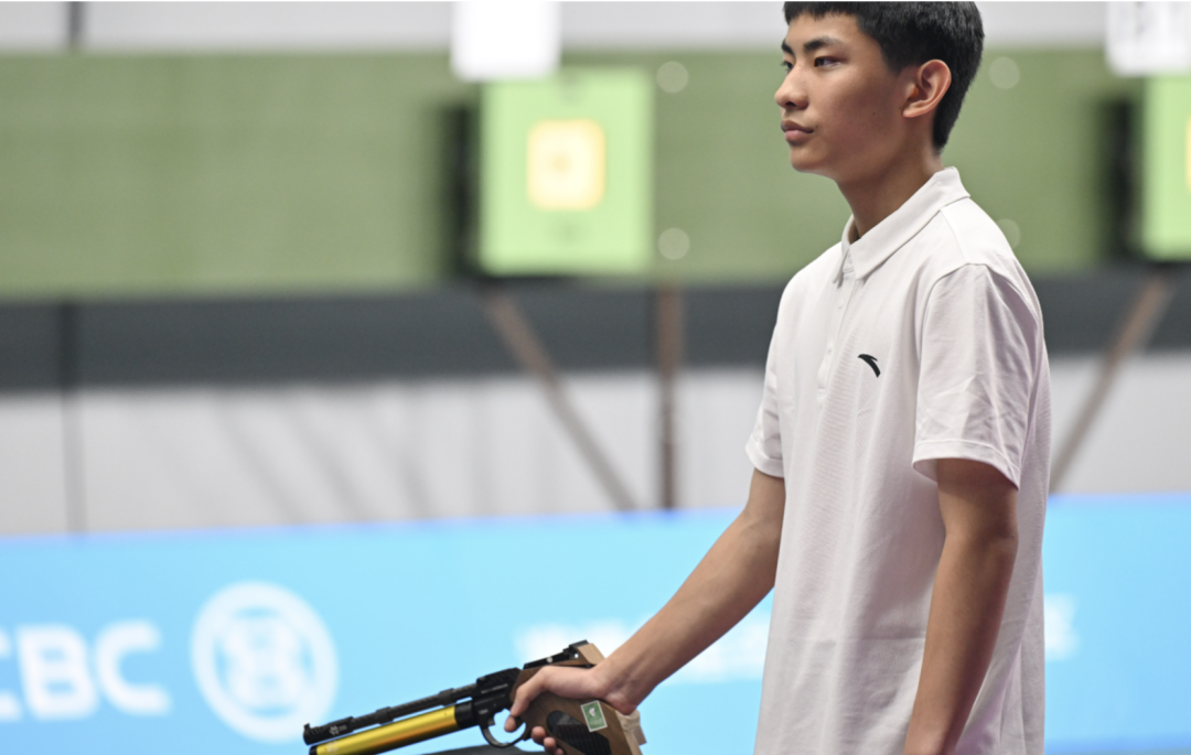 14岁小将刘子扬在比赛中。