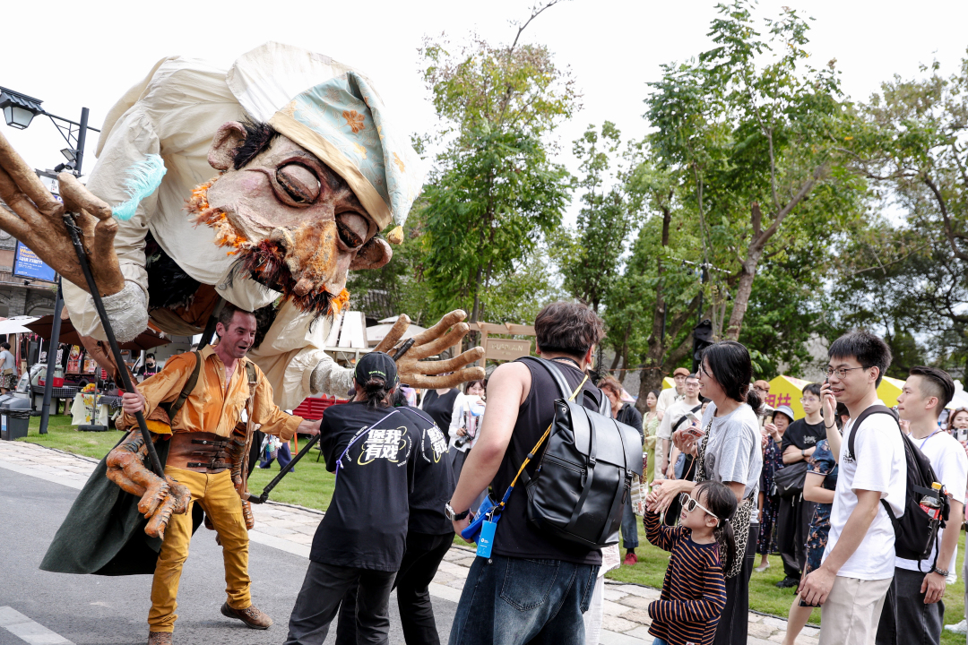 古镇嘉年华演出现场3