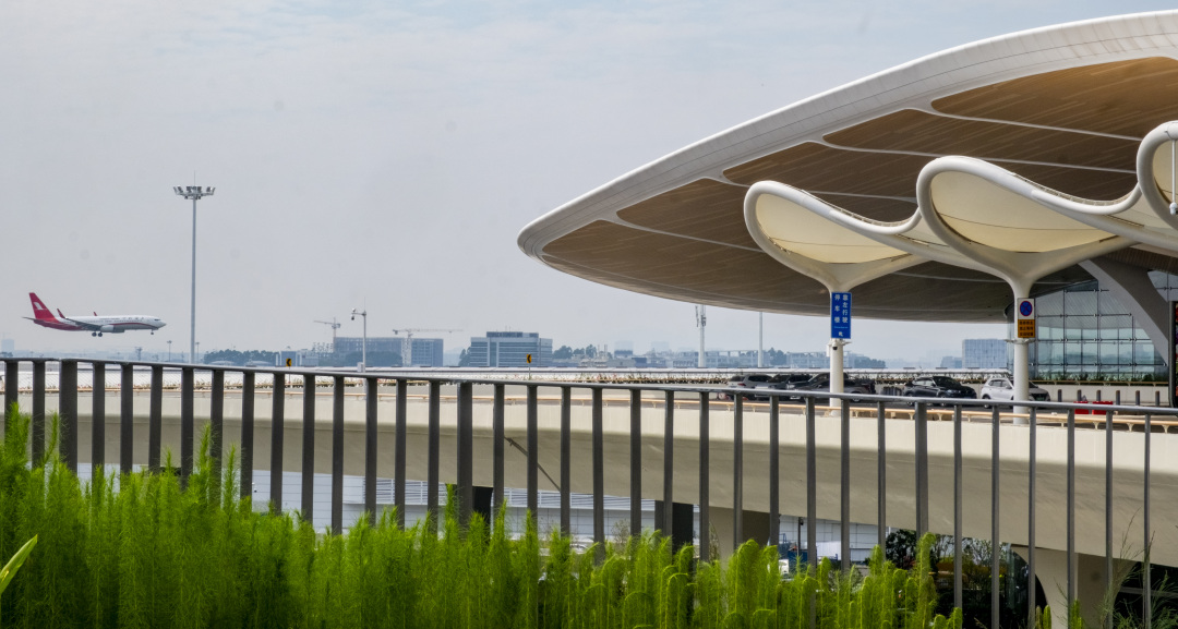庄小龙-白云机场T3航站楼外景-FZ100414607633.jpg