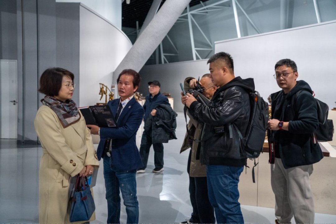 55bac057fqab42c848bf37331f897120