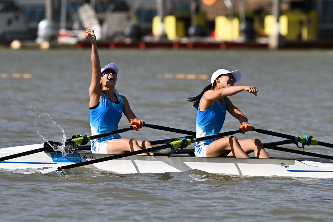 2025年11月10日,广东国际划船中心,女子轻量级双人双桨决赛A,浙江队获得冠军。